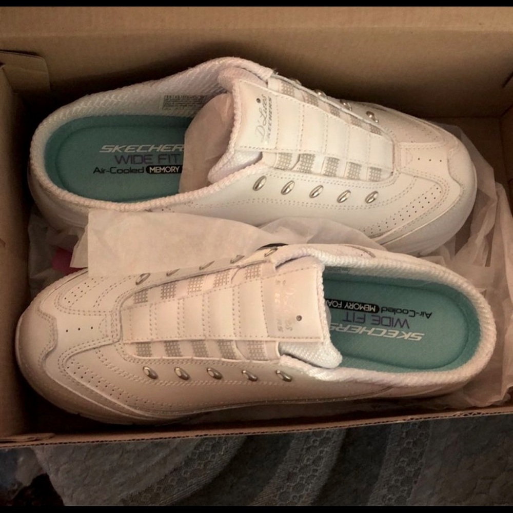 Sketchers D’Lites 6.5 NEW